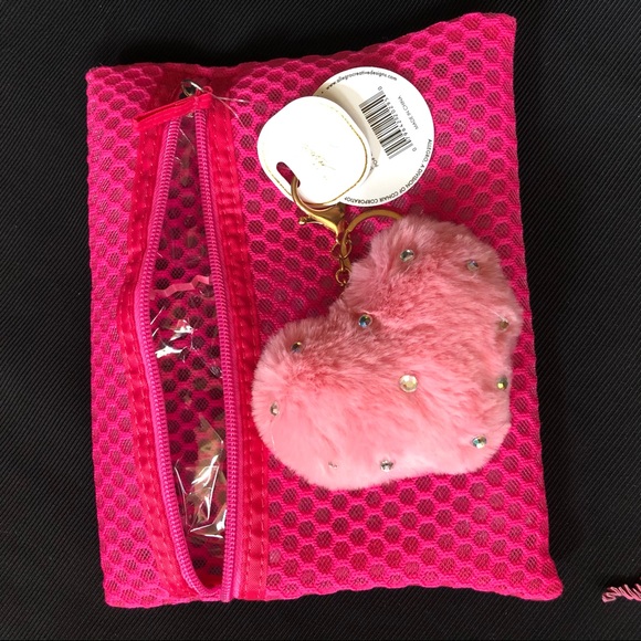 Breast Cancer Awareness pink wicker gift basket - Picture 4 of 8